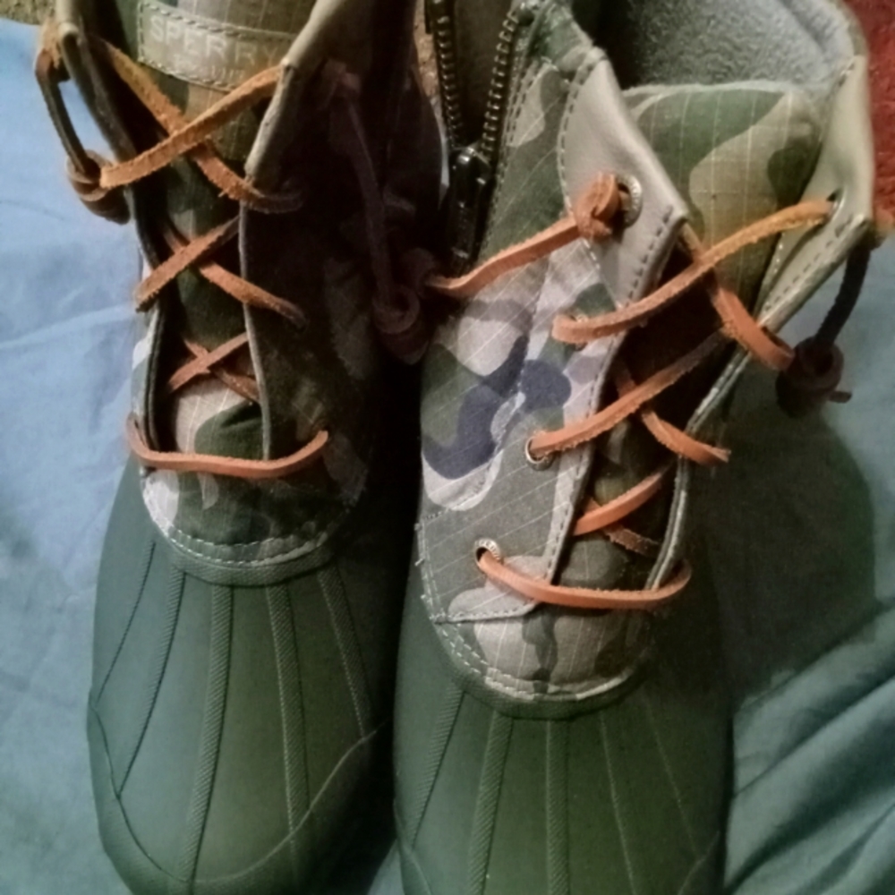 SPERRY RAIN BOOTS